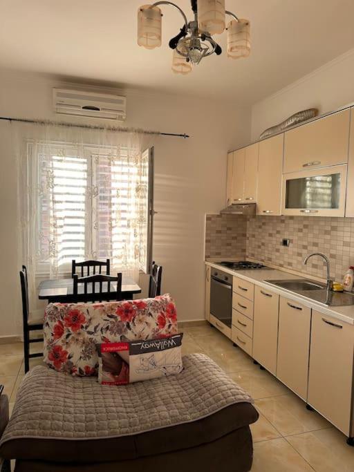 Sleepin Shkoder II Lägenhet Exteriör bild